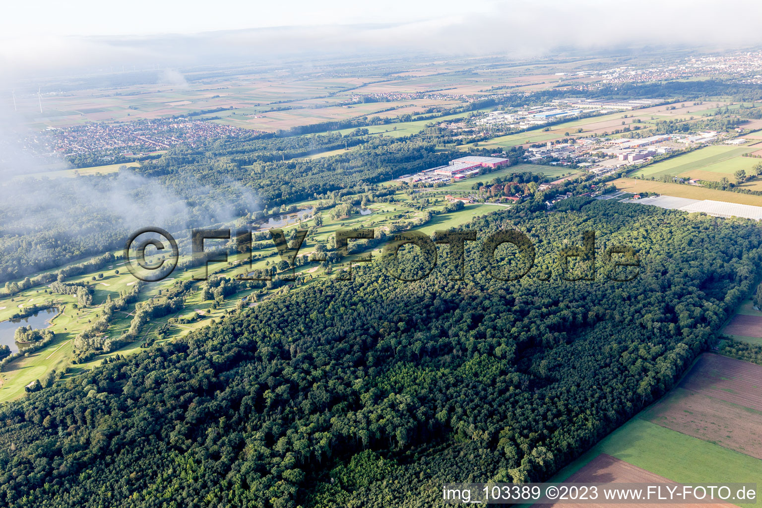 Drohnenbild von Essingen, Golfplatz im Bundesland Rheinland-Pfalz, Deutschland