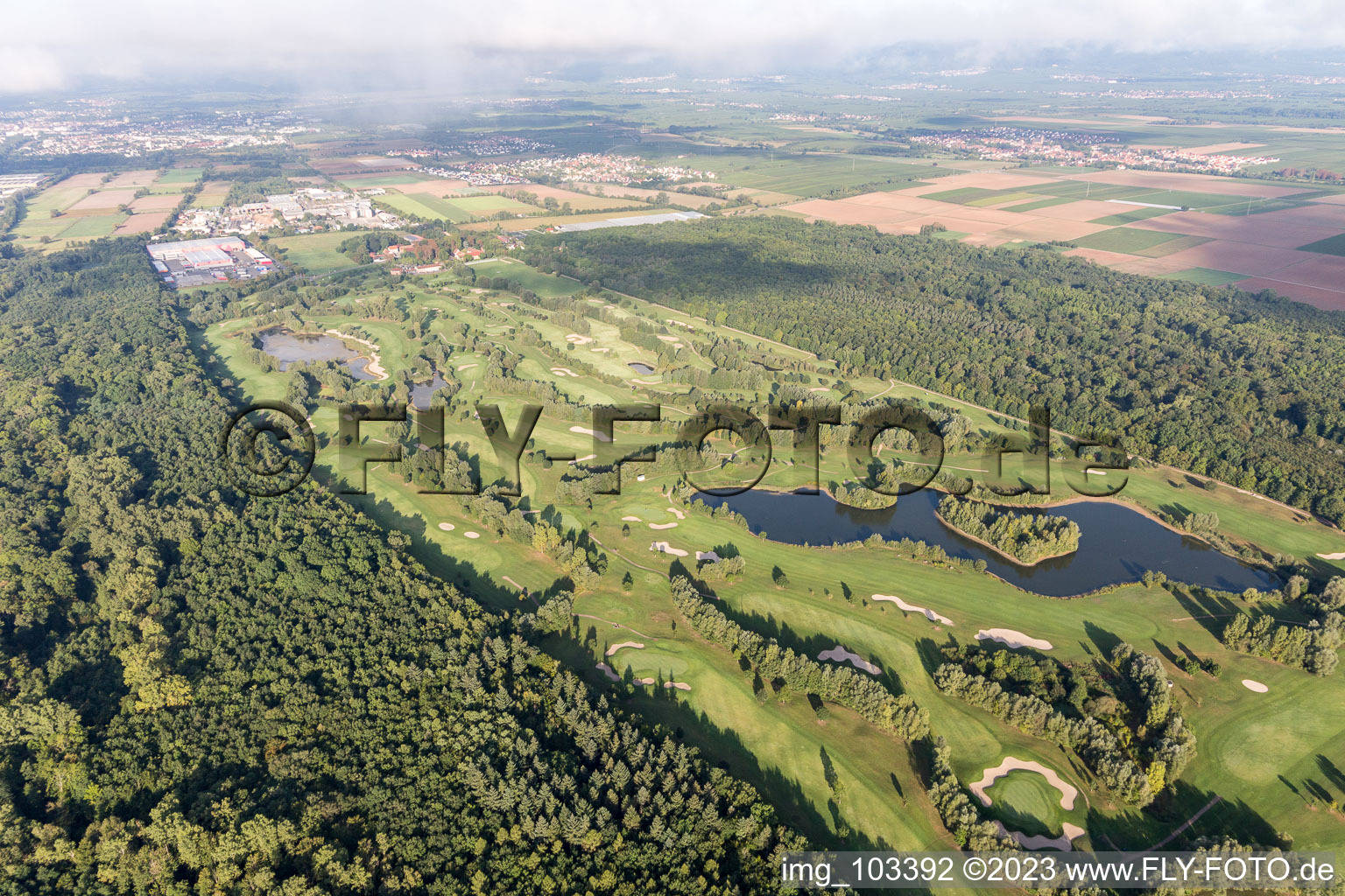 Essingen, Golfplatz Dreihof im Bundesland Rheinland-Pfalz, Deutschland aus der Luft
