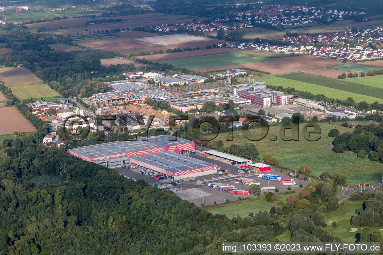 Essingen, Industriegebiet im Bundesland Rheinland-Pfalz, Deutschland