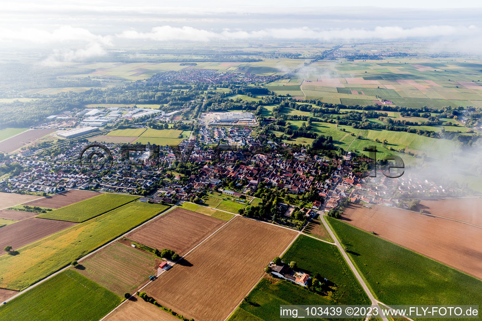 Schrägluftbild von Rohrbach im Bundesland Rheinland-Pfalz, Deutschland