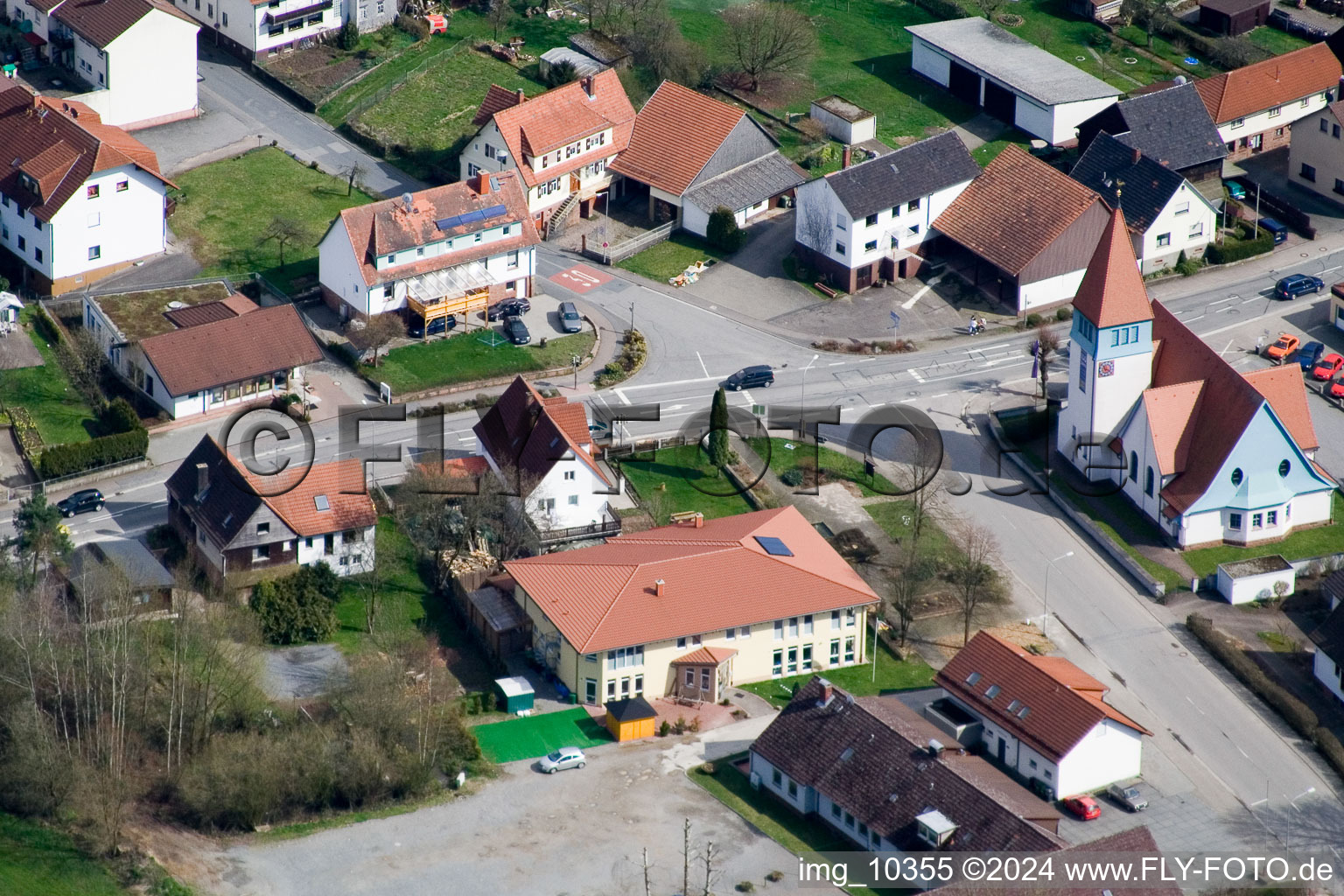 Ortsansicht der Straßen und Häuser der Wohngebiete im Ortsteil Affolterbach in Wald-Michelbach im Bundesland Hessen, Deutschland