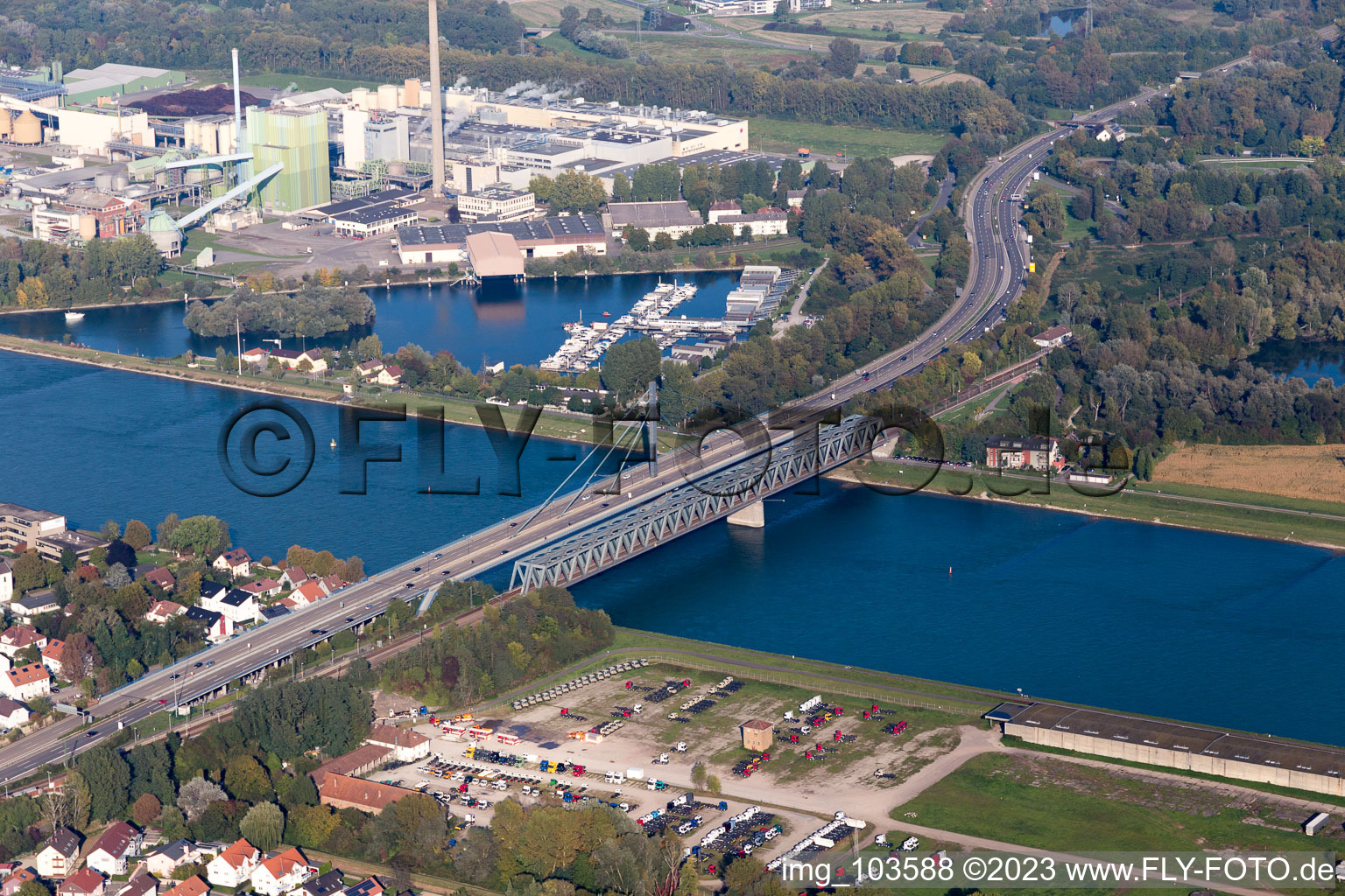 Rheinbrücke Maxau von Südwesten im Ortsteil Maximiliansau in Wörth am Rhein im Bundesland Rheinland-Pfalz, Deutschland