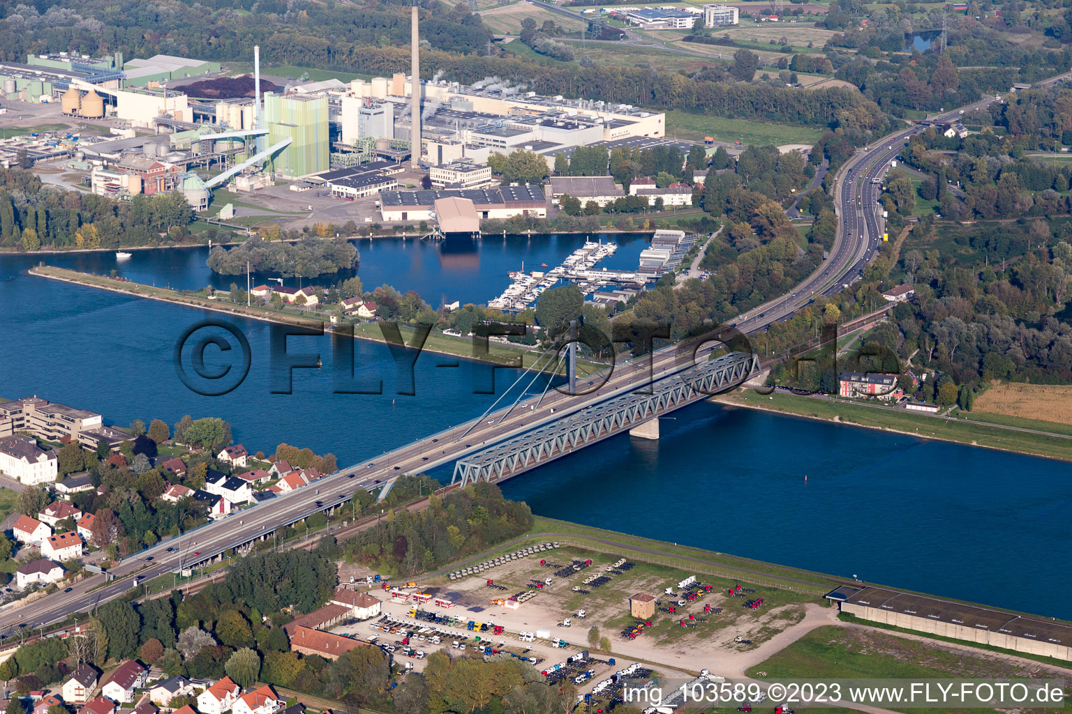Luftbild von Rheinbrücke Maxau von Südwesten im Ortsteil Maximiliansau in Wörth am Rhein im Bundesland Rheinland-Pfalz, Deutschland