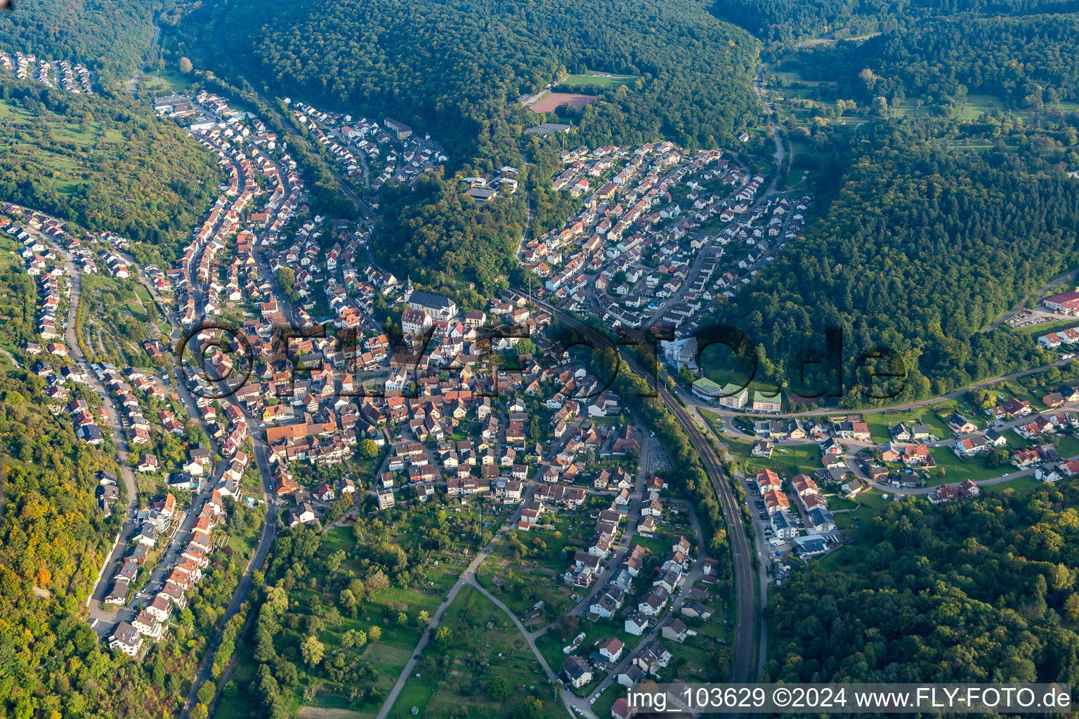 Kämpfelbach im Bundesland Baden-Württemberg, Deutschland aus der Luft