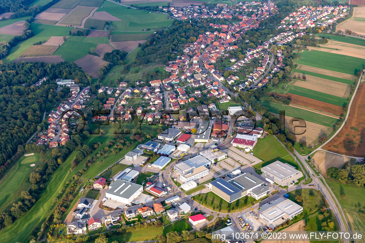 Luftbild von Industriegebiet Otto-Hahn-Straße im Ortsteil Dürrn in Ölbronn-Dürrn im Bundesland Baden-Württemberg, Deutschland