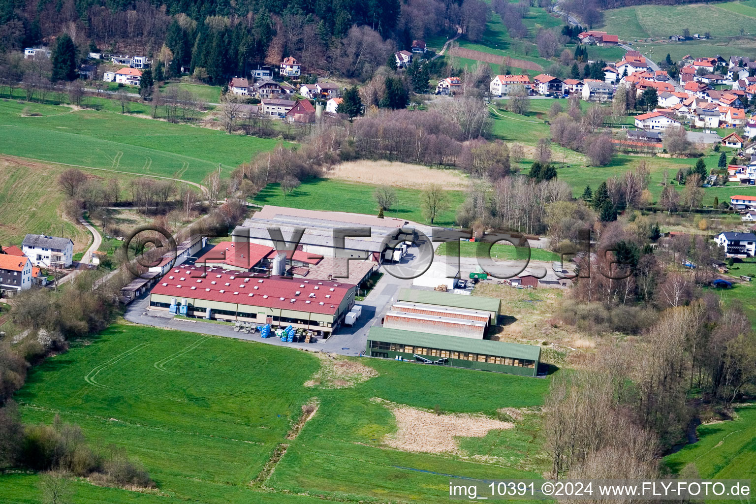 Schrägluftbild von Ortsteil Affolterbach in Wald-Michelbach im Bundesland Hessen, Deutschland