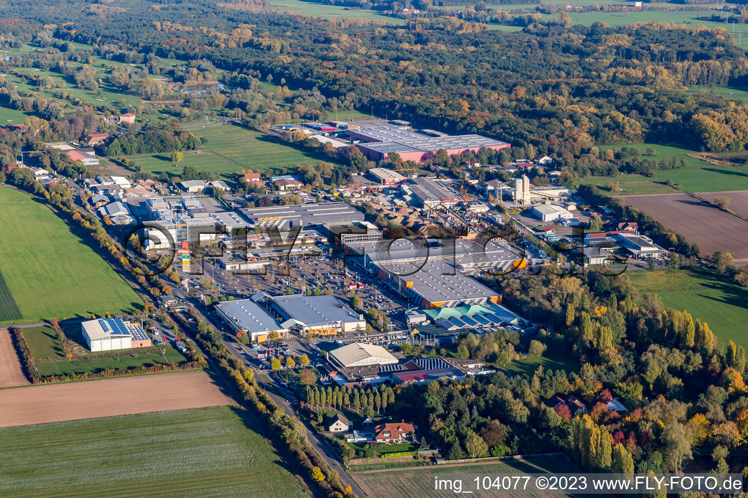 Industriegebiet mit Horbach von Nordwesten in Bornheim im Bundesland Rheinland-Pfalz, Deutschland