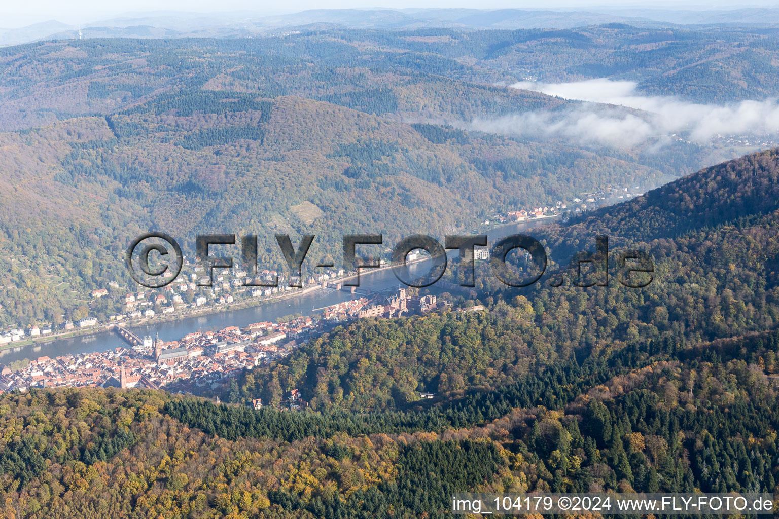 Luftaufnahme von Neckartal im Ortsteil Kernaltstadt in Heidelberg im Bundesland Baden-Württemberg, Deutschland