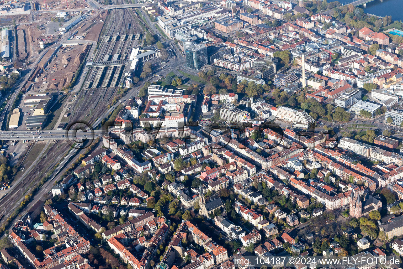 Luftbild von Hauptbahnhof im Ortsteil Weststadt in Heidelberg im Bundesland Baden-Württemberg, Deutschland
