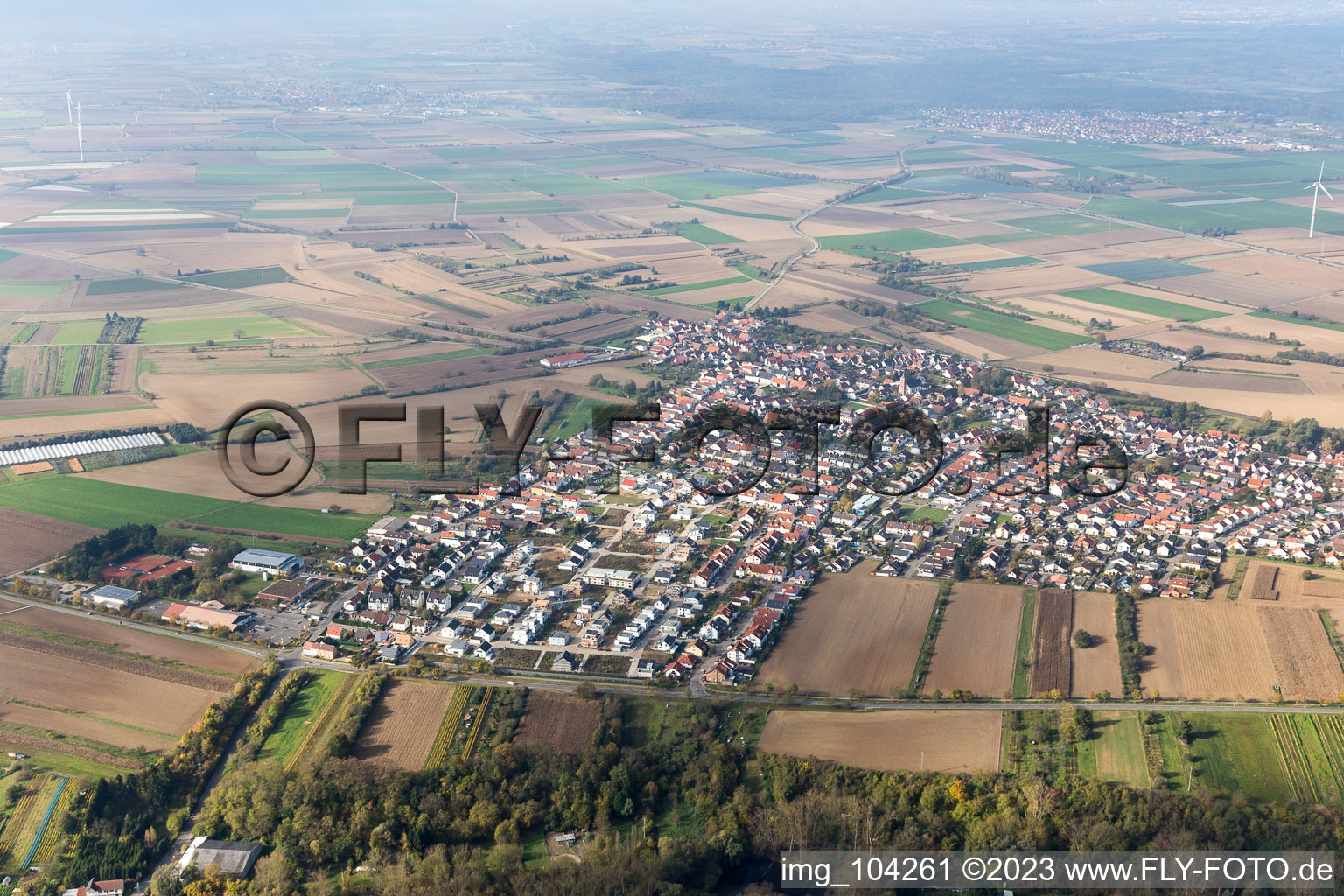 Ortsteil Heiligenstein in Römerberg im Bundesland Rheinland-Pfalz, Deutschland aus der Luft