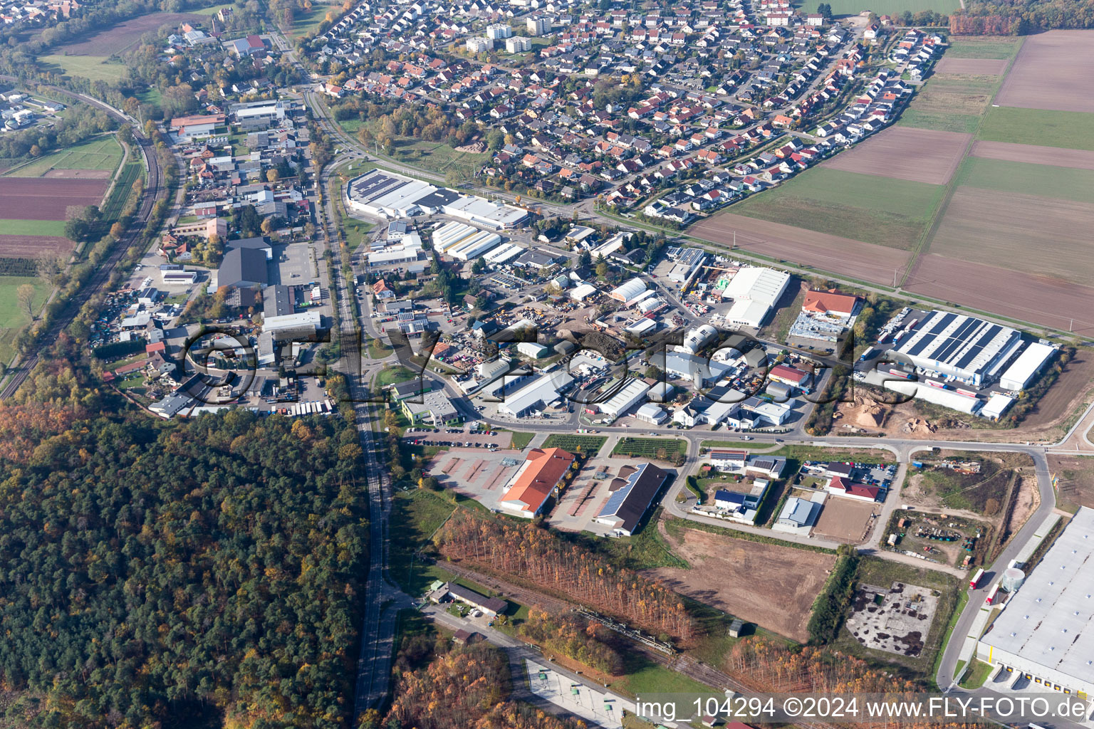 Bellheim im Bundesland Rheinland-Pfalz, Deutschland von oben gesehen