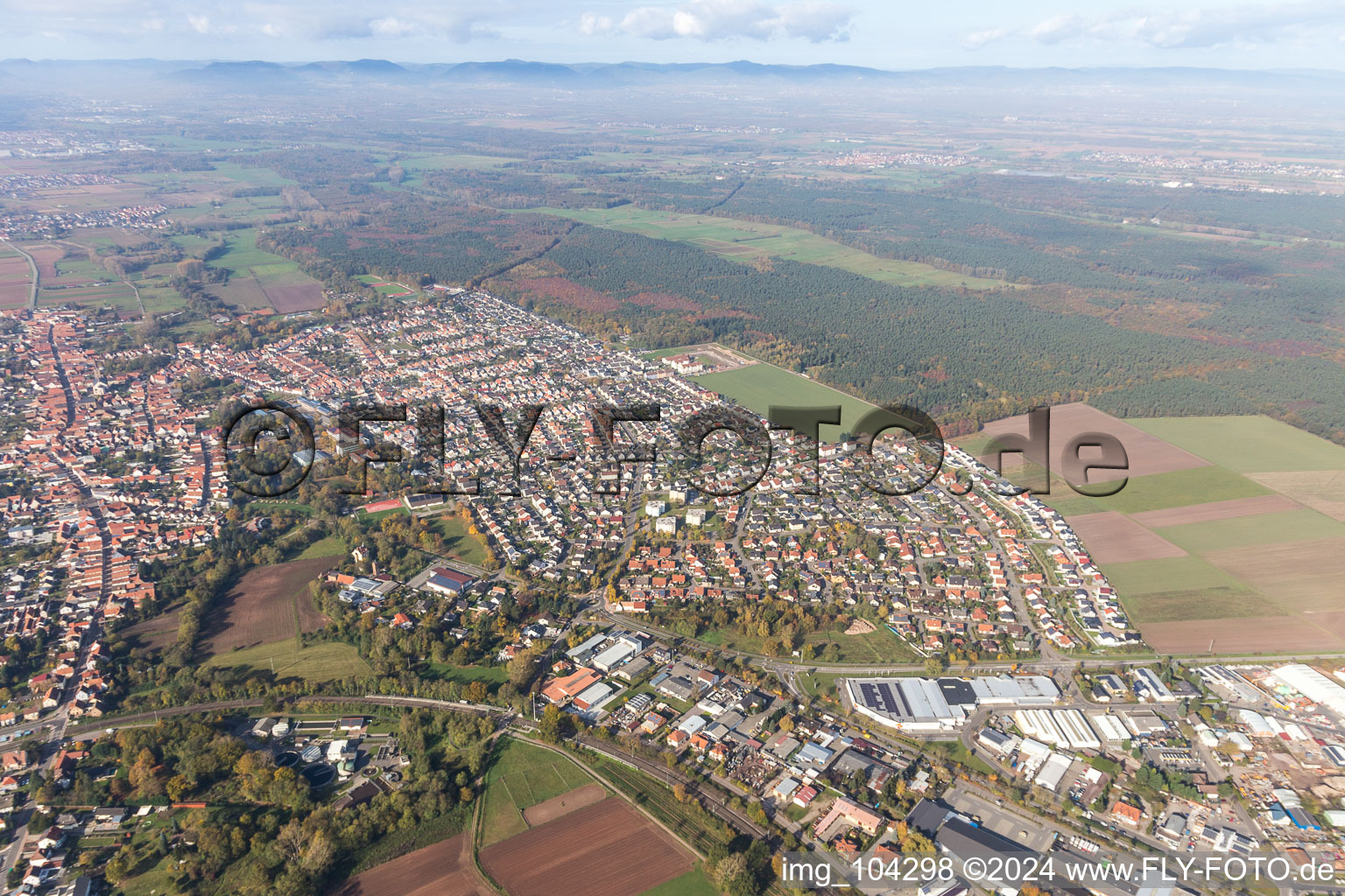 Drohnenaufname von Bellheim im Bundesland Rheinland-Pfalz, Deutschland