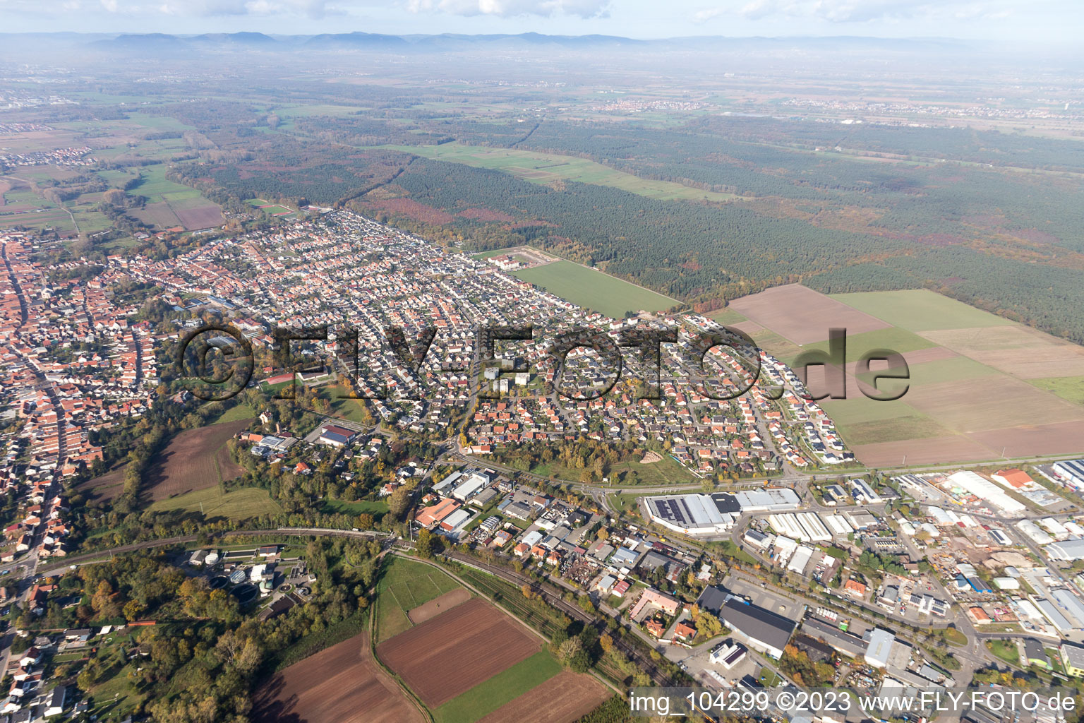 Bellheim im Bundesland Rheinland-Pfalz, Deutschland von oben