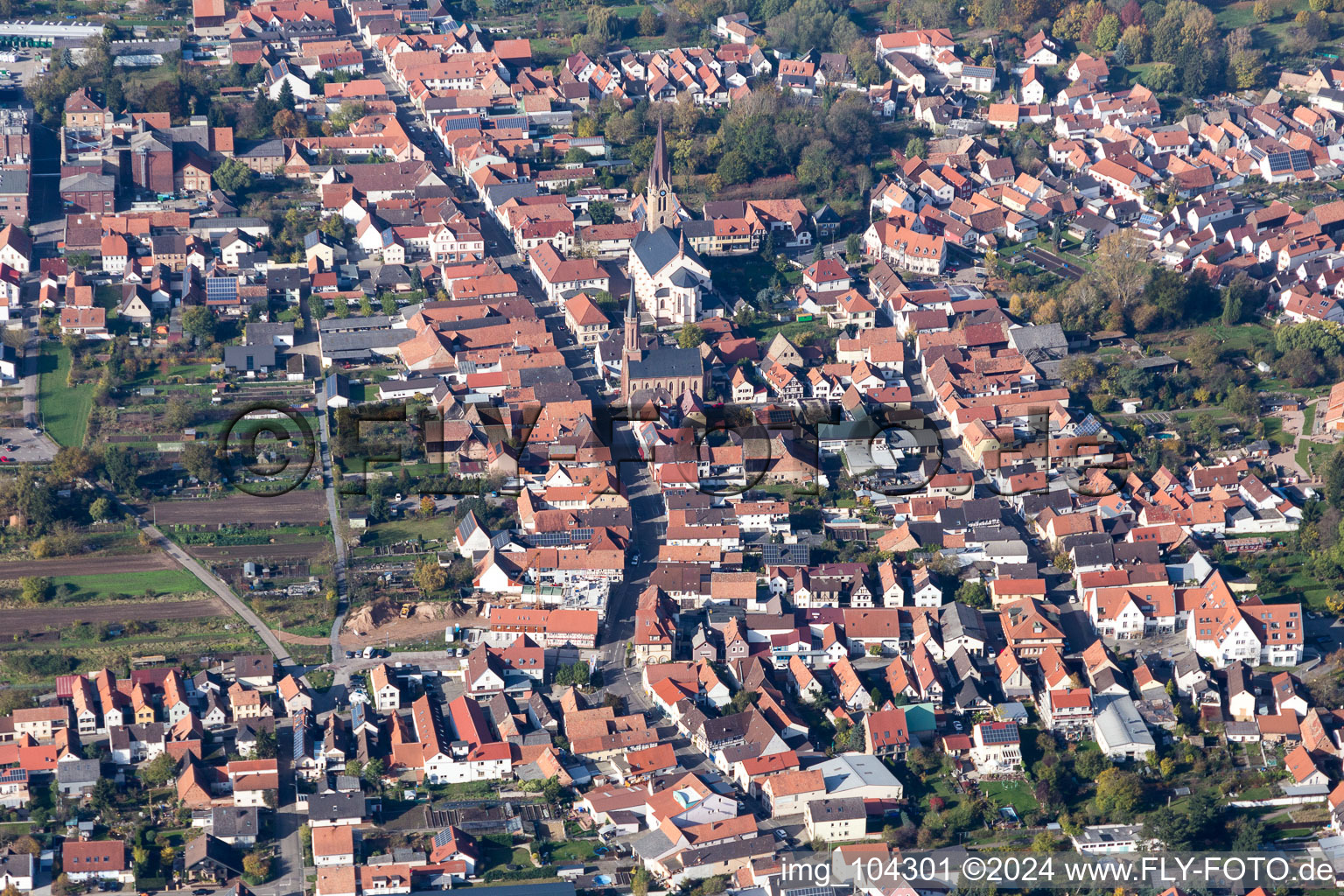 Bellheim im Bundesland Rheinland-Pfalz, Deutschland von einer Drohne aus