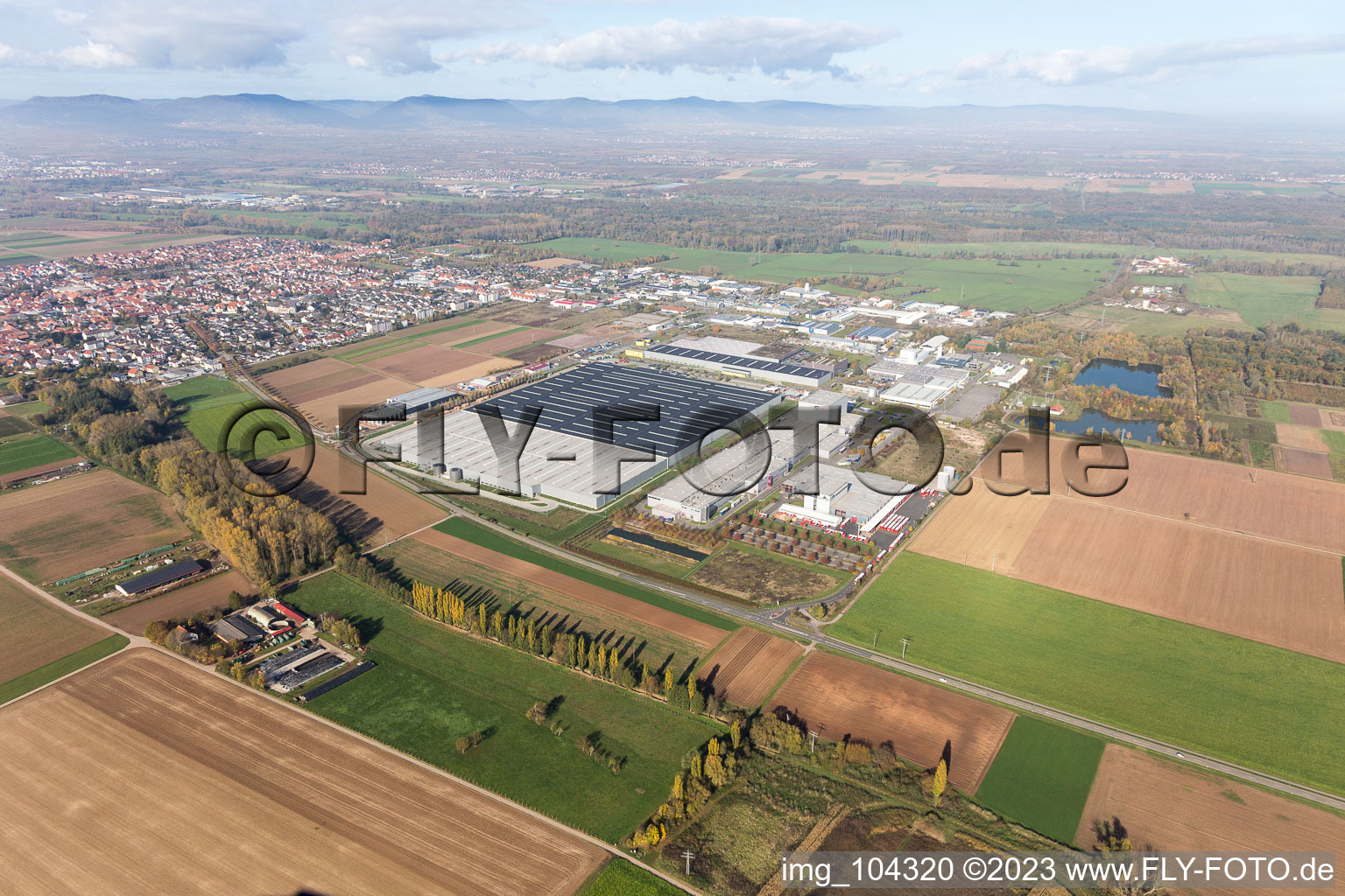 Luftaufnahme von Ottersheim bei Landau im Bundesland Rheinland-Pfalz, Deutschland