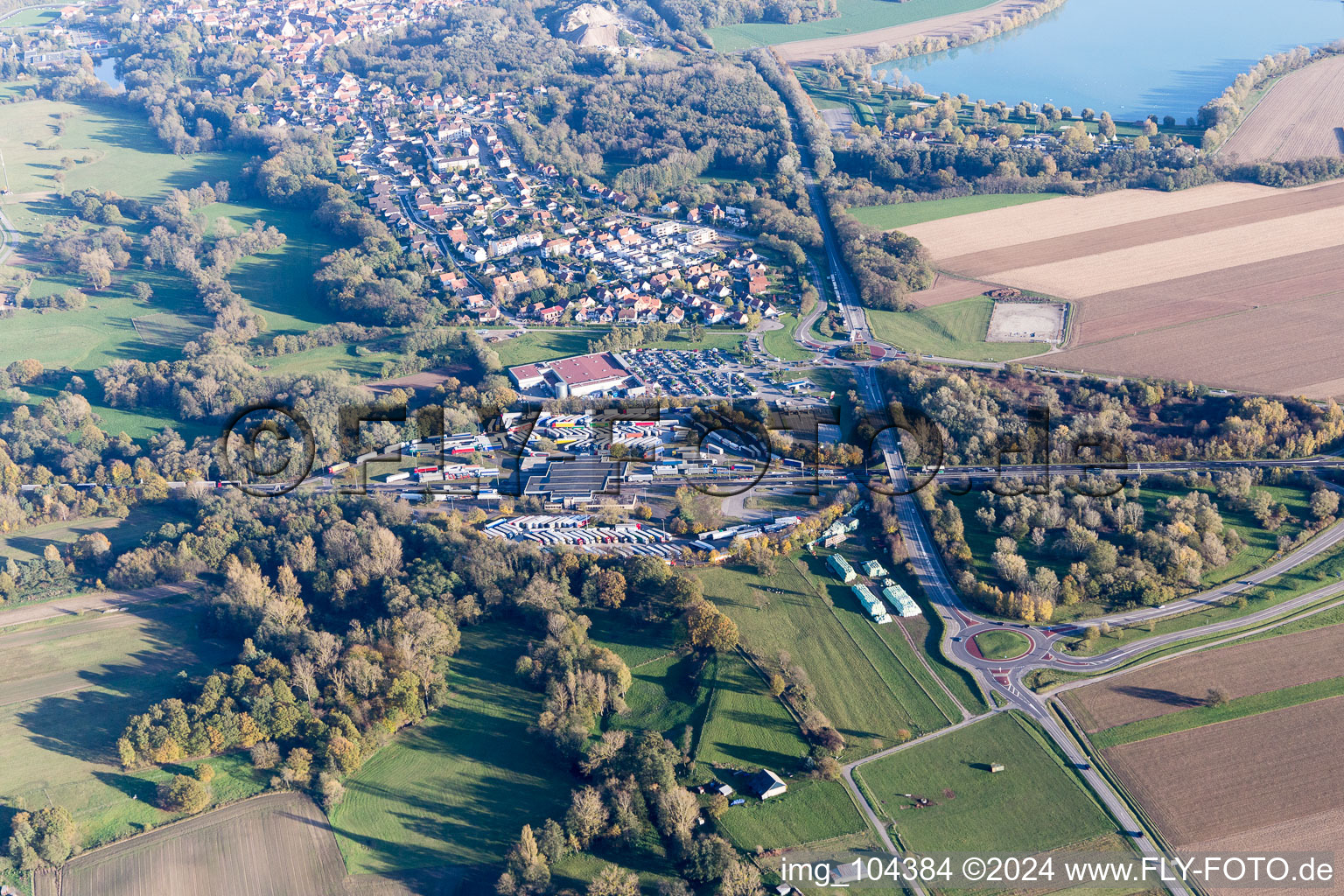 Lauterbourg im Bundesland Bas-Rhin, Frankreich von oben gesehen