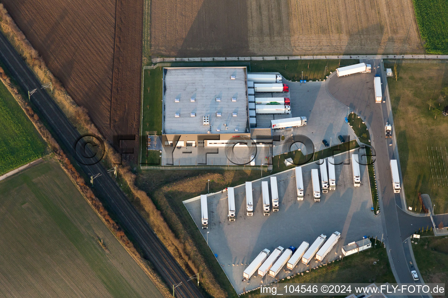 Rülzheim im Bundesland Rheinland-Pfalz, Deutschland von der Drohne aus gesehen