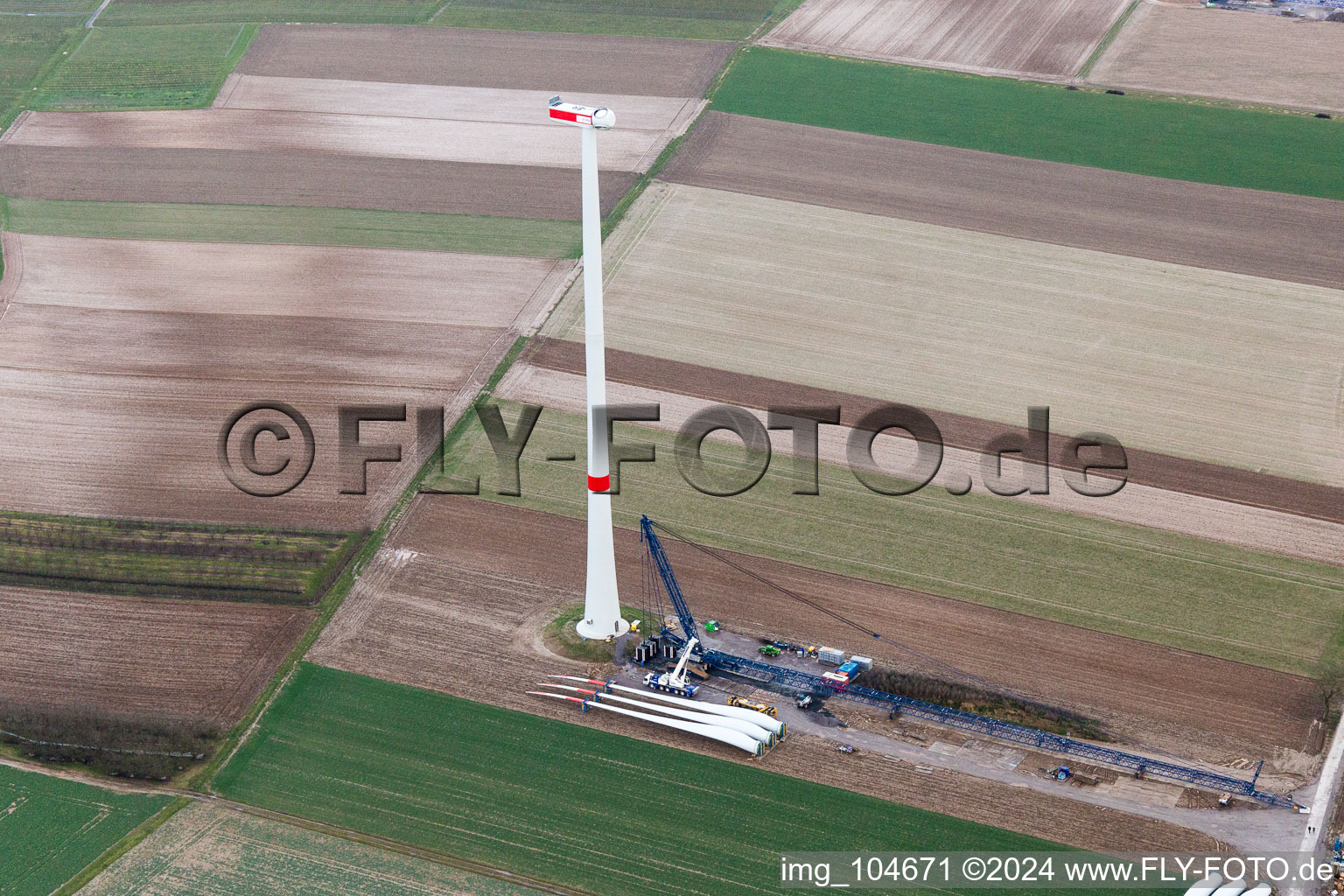 Baustelle des Windparks Freckenfeld der EnBW -für Windenergieanlage mit 6 Windrädern im Bundesland Rheinland-Pfalz, Deutschland aus der Luft