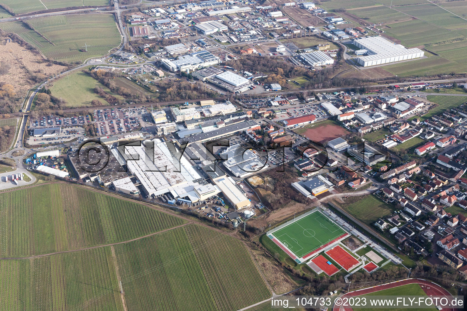 Edenkoben im Bundesland Rheinland-Pfalz, Deutschland von der Drohne aus gesehen