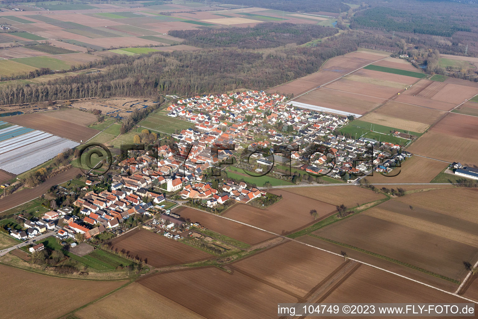Freisbach im Bundesland Rheinland-Pfalz, Deutschland aus der Luft