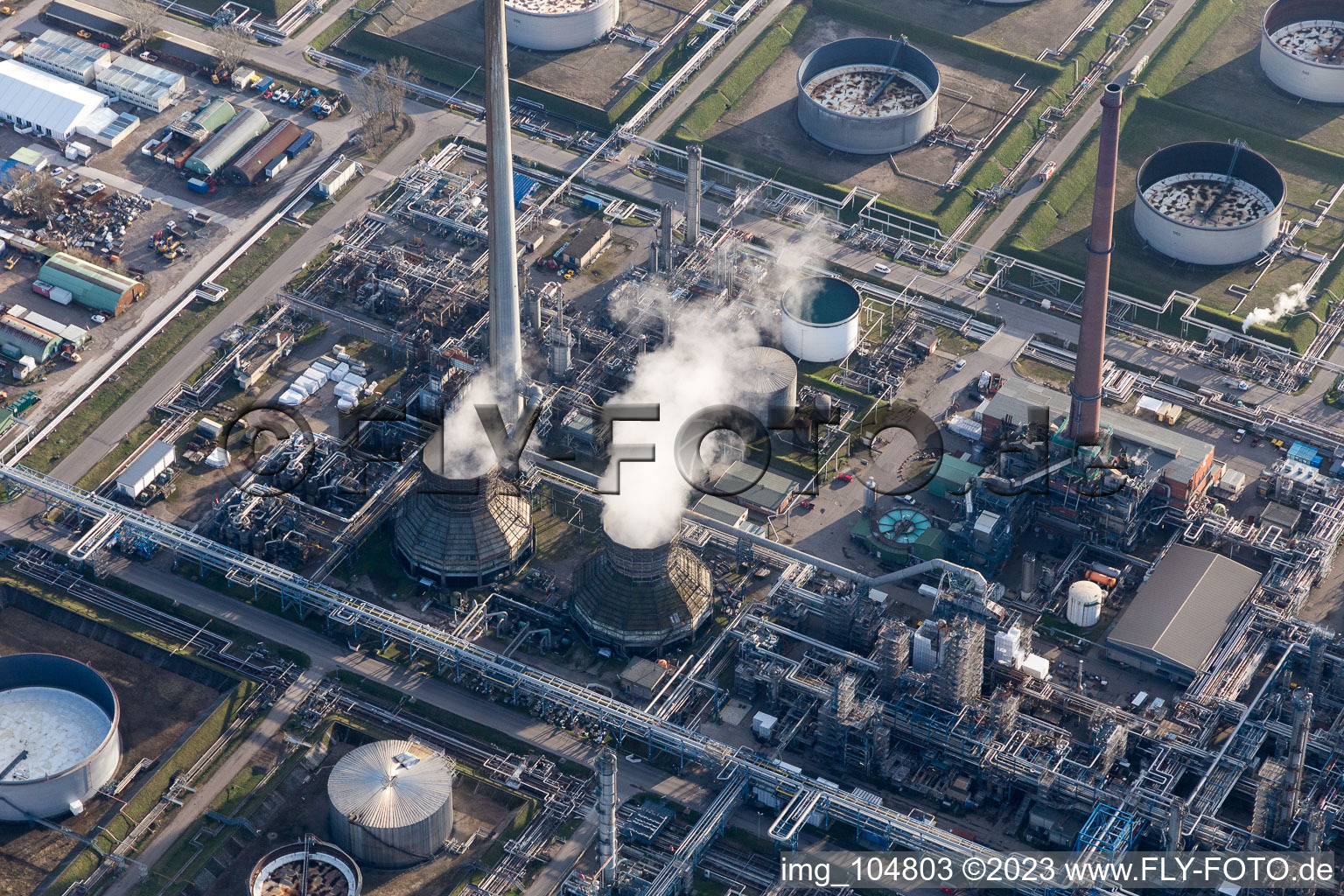 Schrägluftbild von Karlsruhe-Knielingen, Öl-Raffinerie MIRO im Bundesland Baden-Württemberg, Deutschland