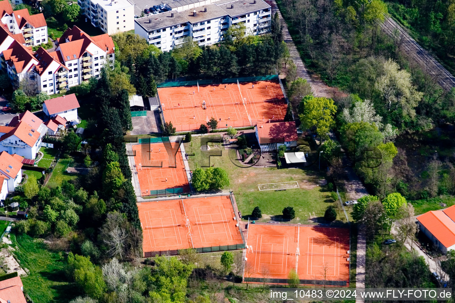 Schrägluftbild von Tennisclub in Jockgrim im Bundesland Rheinland-Pfalz, Deutschland