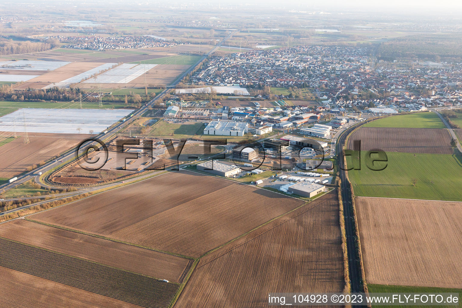 Bellheim im Bundesland Rheinland-Pfalz, Deutschland aus der Drohnenperspektive
