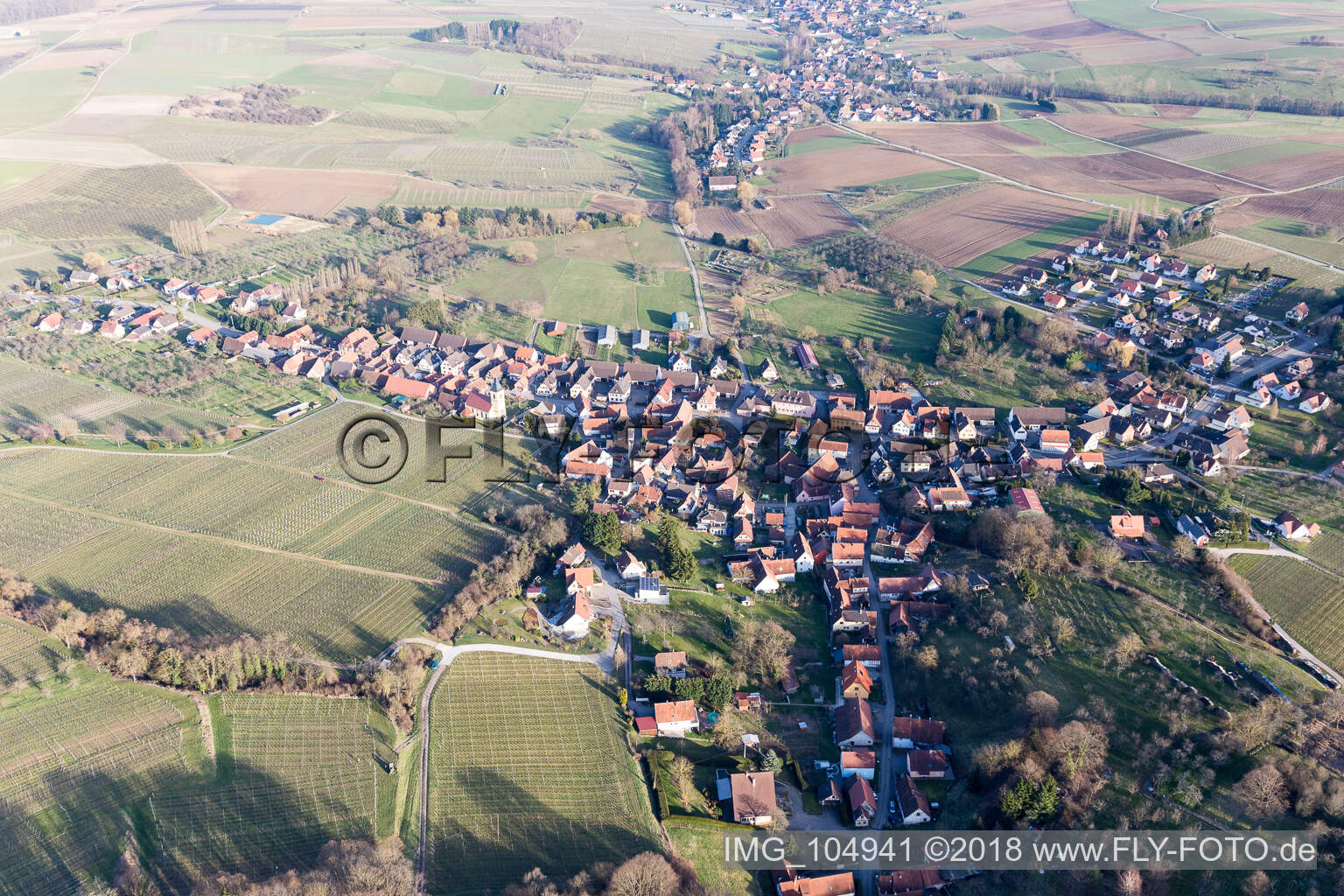 Luftbild von Oberhoffen-les-Wissembourg in Oberhoffen-lès-Wissembourg im Bundesland Bas-Rhin, Frankreich