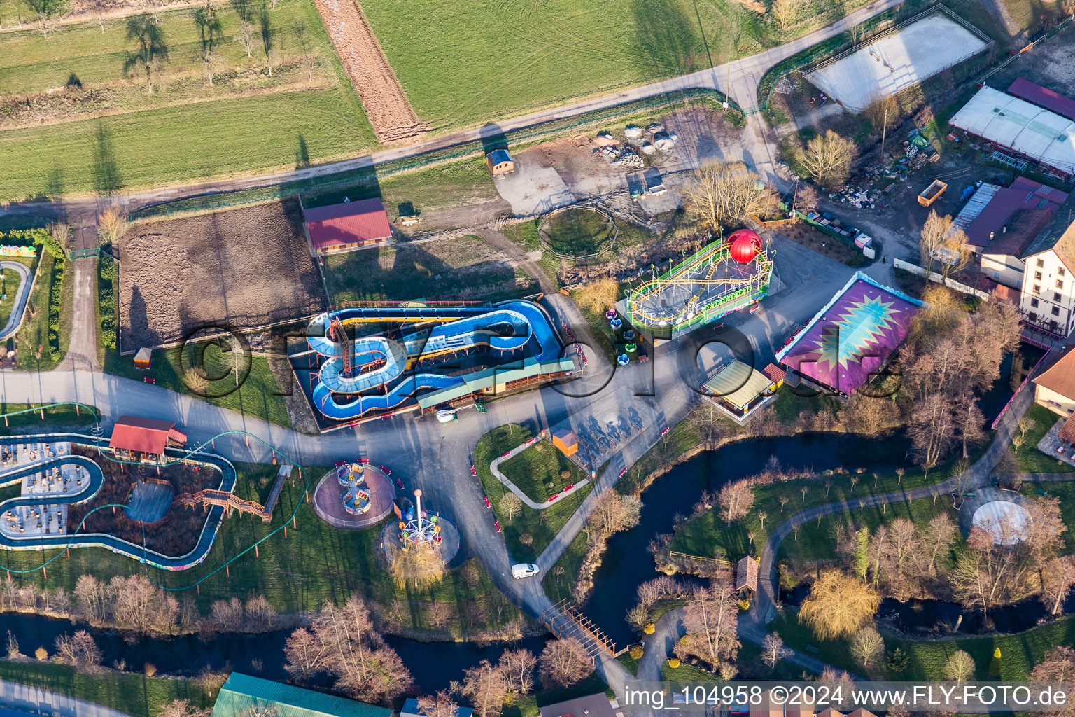 Luftaufnahme von Freizeitzentrum - Vergnügungspark Didiland in Morsbronn-les-Bains in Grand Est im Bundesland Bas-Rhin, Frankreich