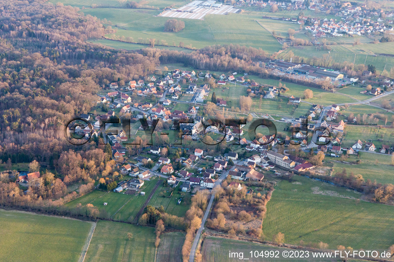 Schrägluftbild von Biblisheim im Bundesland Bas-Rhin, Frankreich