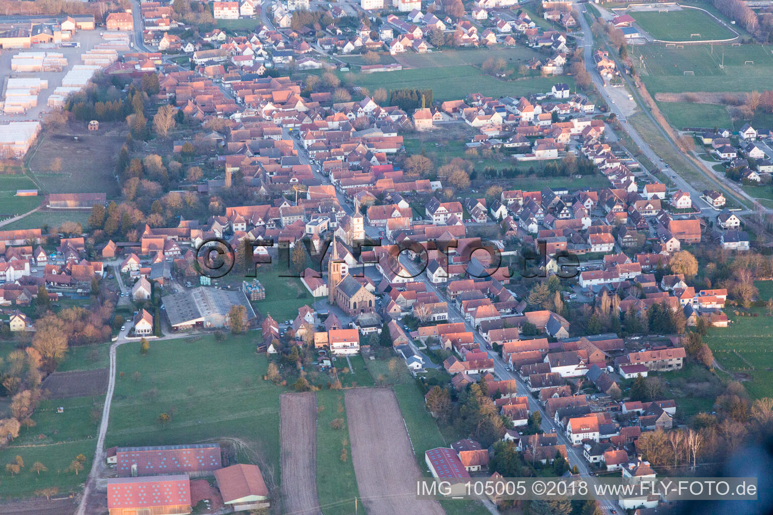 Schrägluftbild von Betschdorf im Bundesland Bas-Rhin, Frankreich