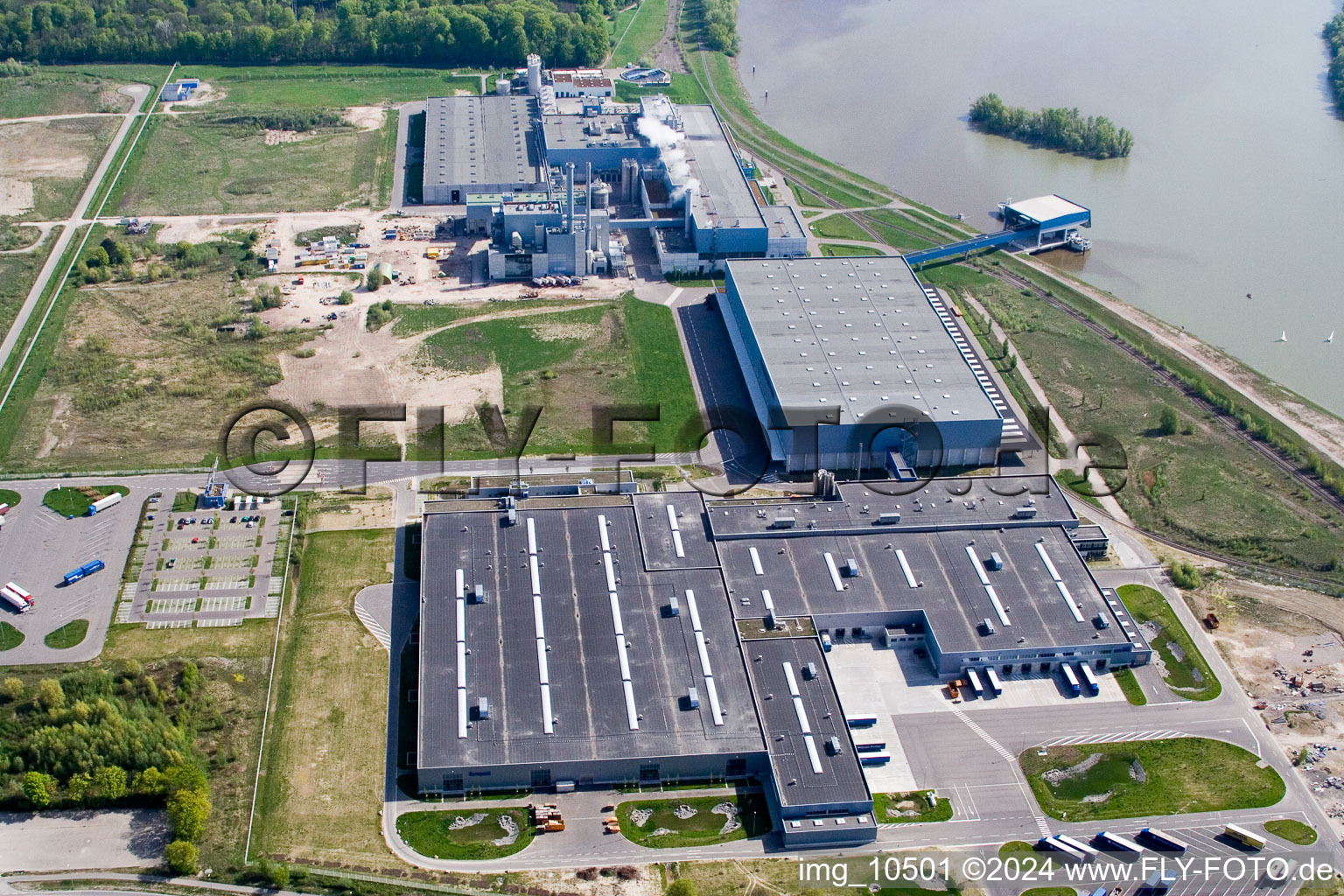 Luftbild von Industriegebiet Oberwald, Papierfabrik Palm in Wörth am Rhein im Bundesland Rheinland-Pfalz, Deutschland