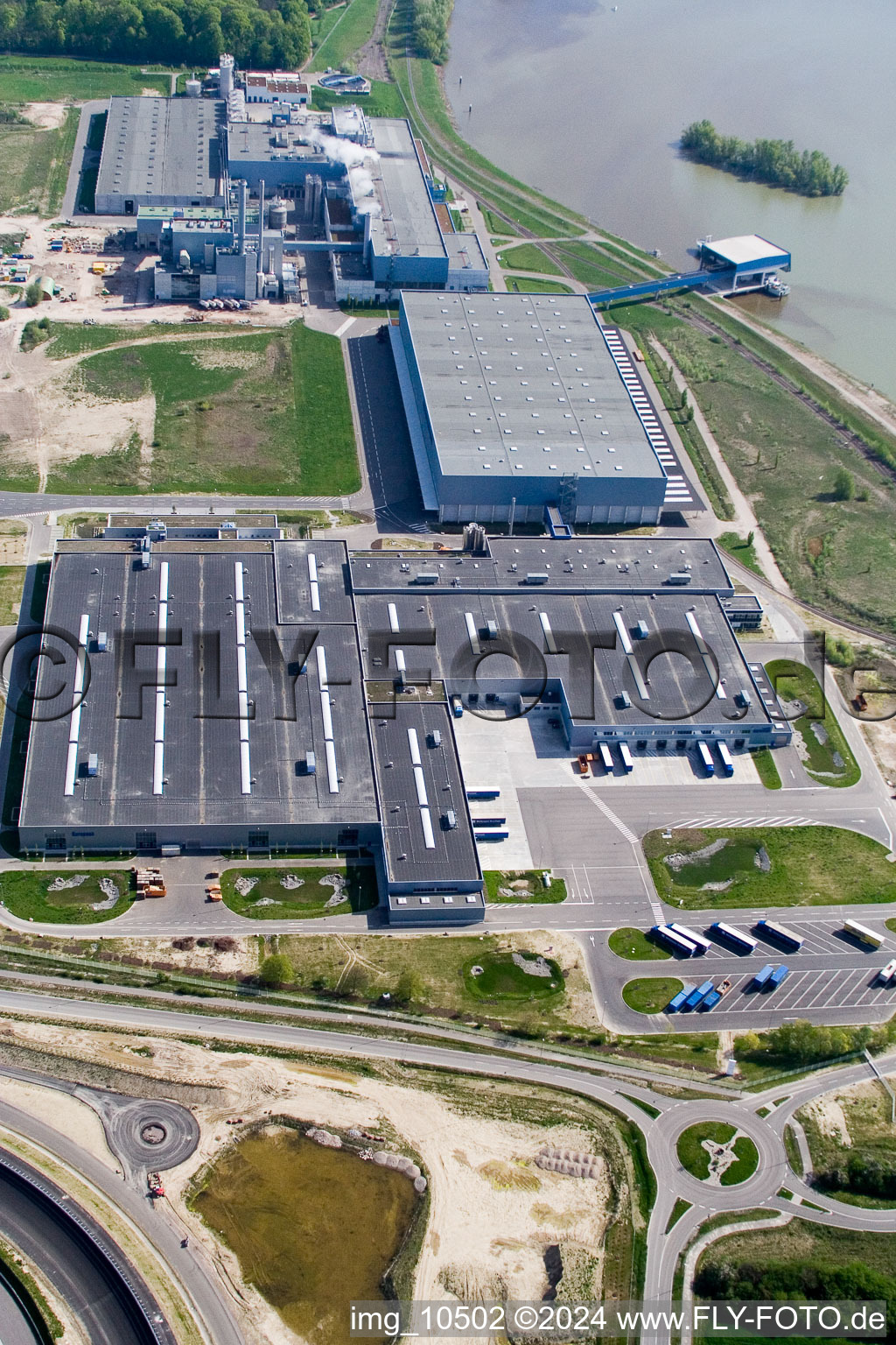Luftaufnahme von Industriegebiet Oberwald, Papierfabrik Palm in Wörth am Rhein im Bundesland Rheinland-Pfalz, Deutschland