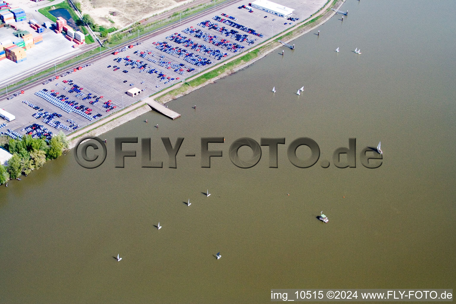 Luftbild von Rheinhafen im Ortsteil Maximiliansau in Wörth am Rhein im Bundesland Rheinland-Pfalz, Deutschland