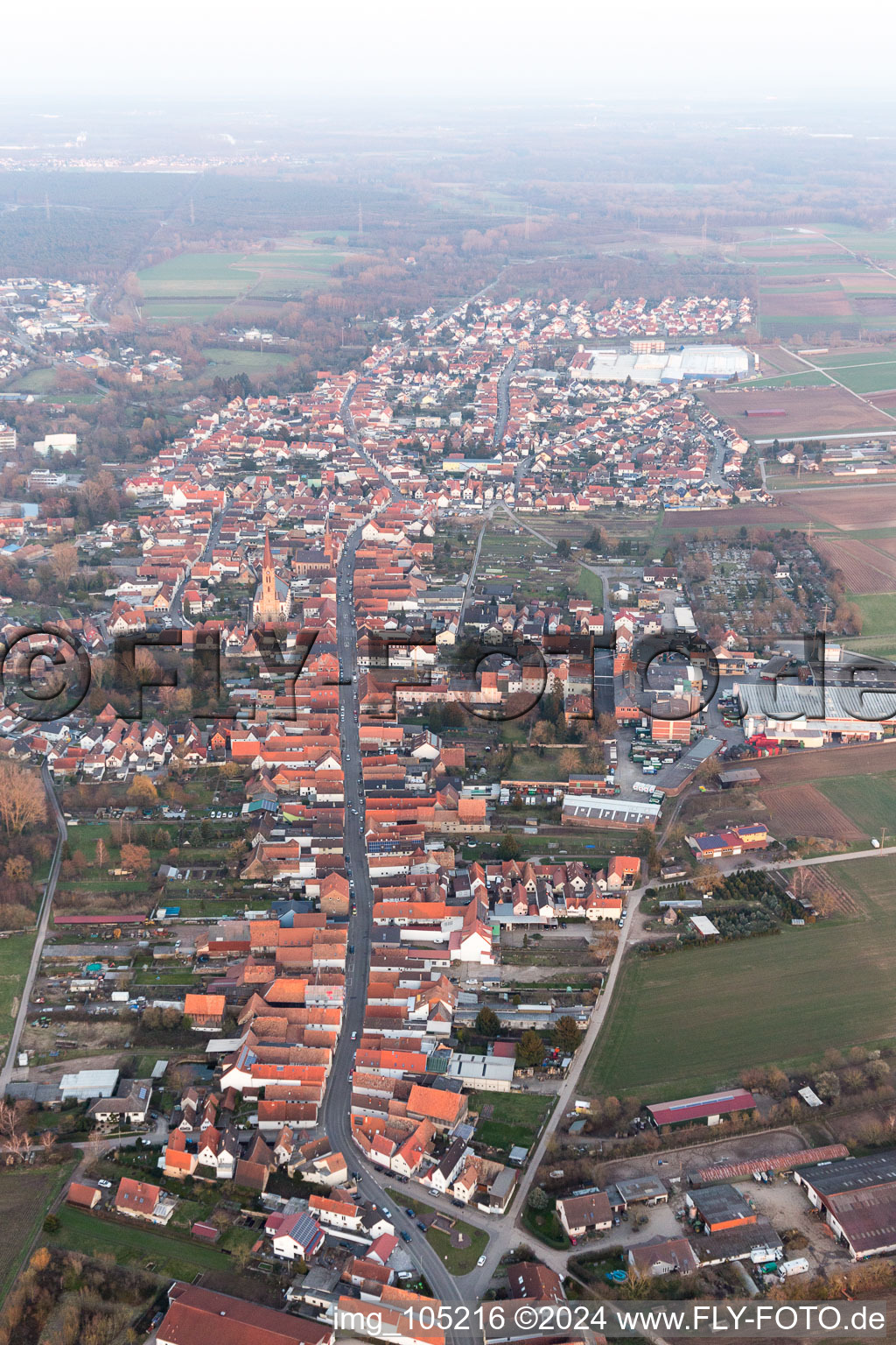 Bellheim im Bundesland Rheinland-Pfalz, Deutschland von einer Drohne aus