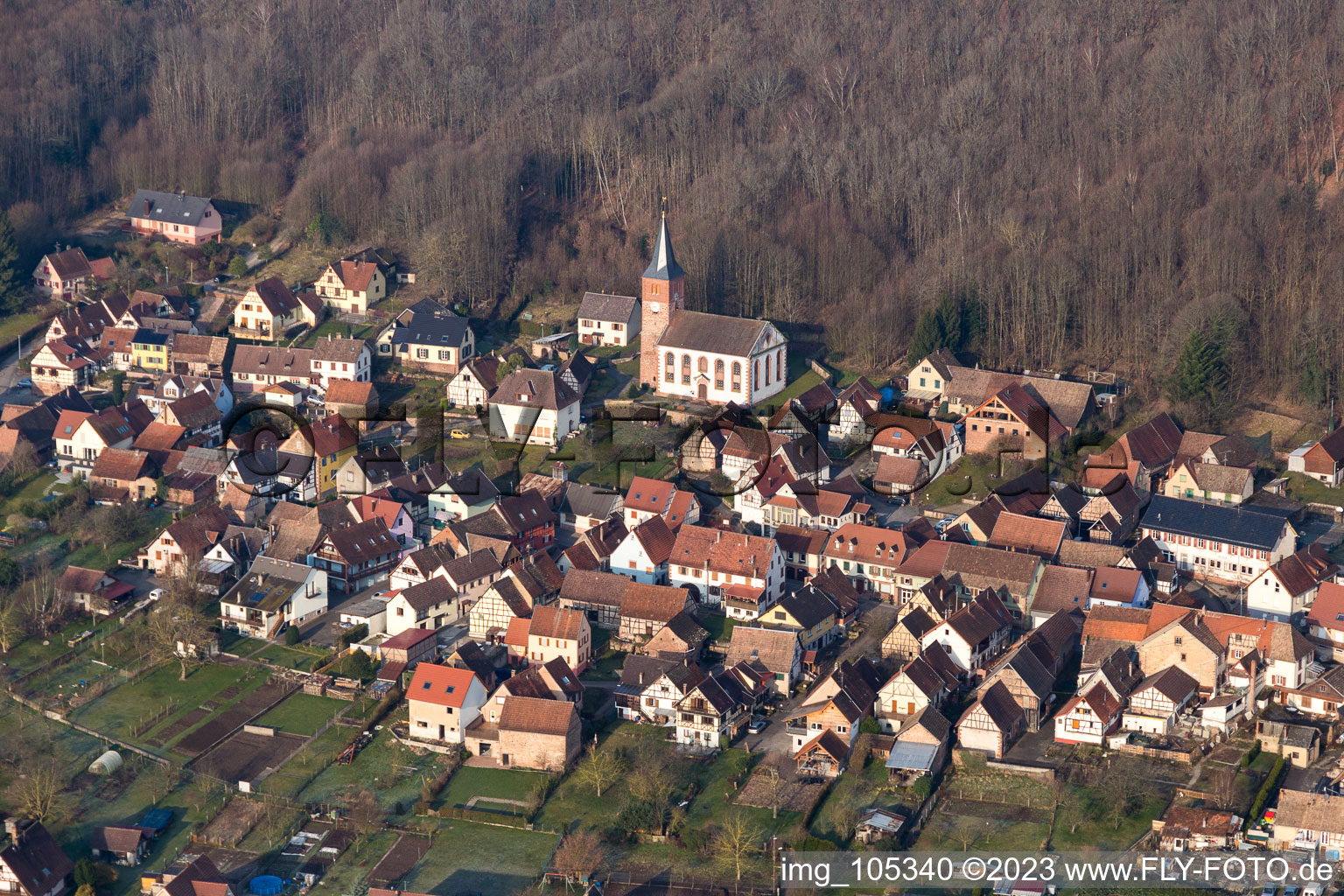 Luftbild von Ernolsheim-lès-Saverne im Bundesland Bas-Rhin, Frankreich