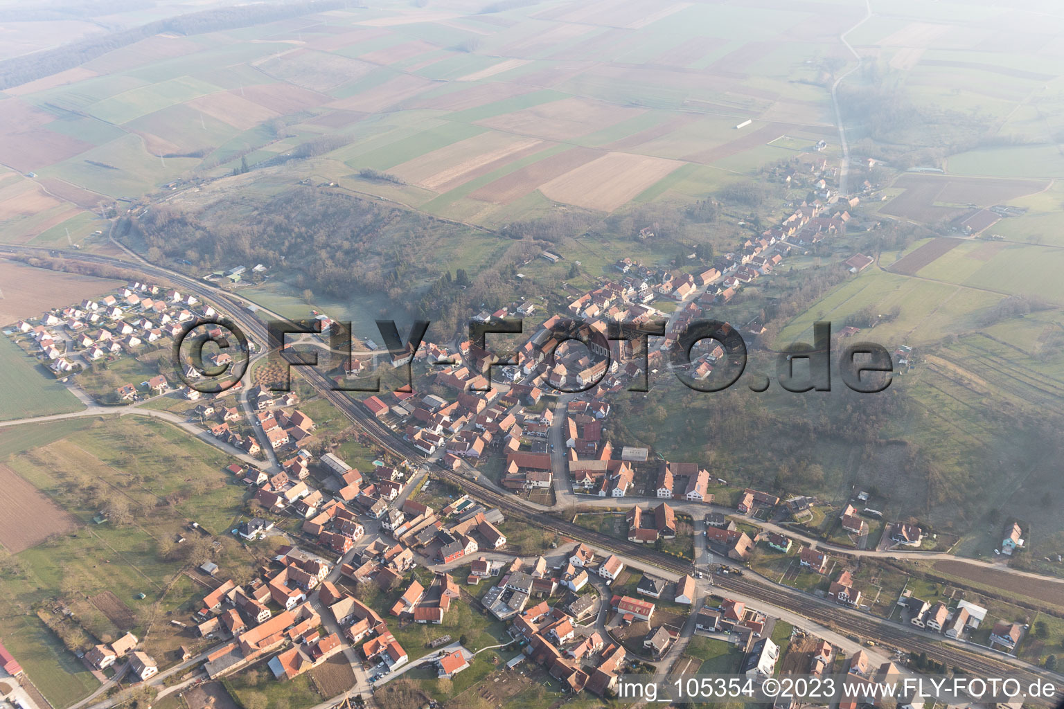 Ettendorf im Bundesland Bas-Rhin, Frankreich aus der Drohnenperspektive