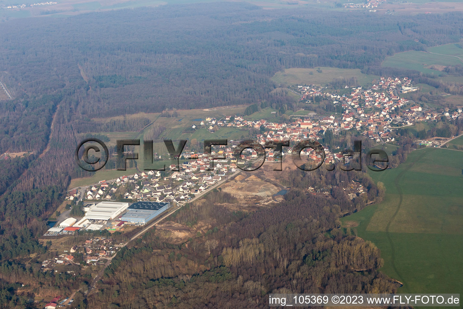 Mertzwiller im Bundesland Bas-Rhin, Frankreich von einer Drohne aus