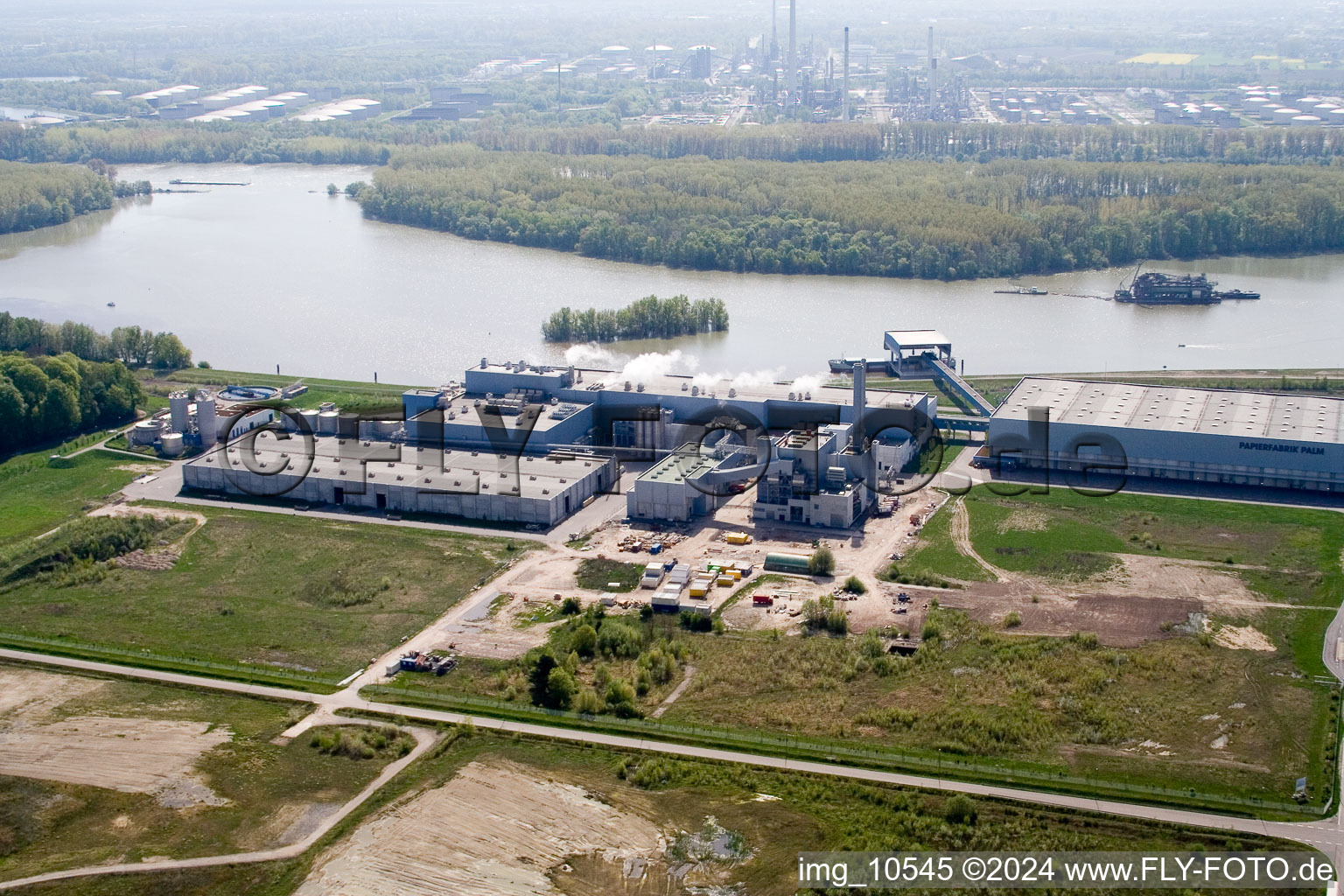 Industriegebiet Oberwald, Papierfabrik Palm in Wörth am Rhein im Bundesland Rheinland-Pfalz, Deutschland vom Flugzeug aus
