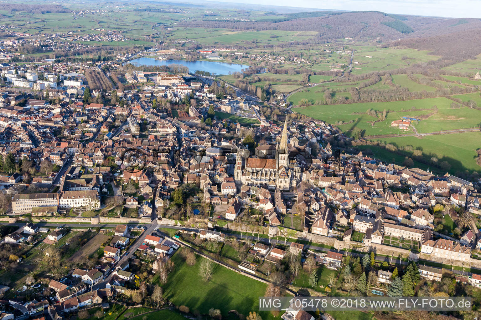 Luftbild von Autun (Burgund) im Bundesland Saône-et-Loire, Frankreich