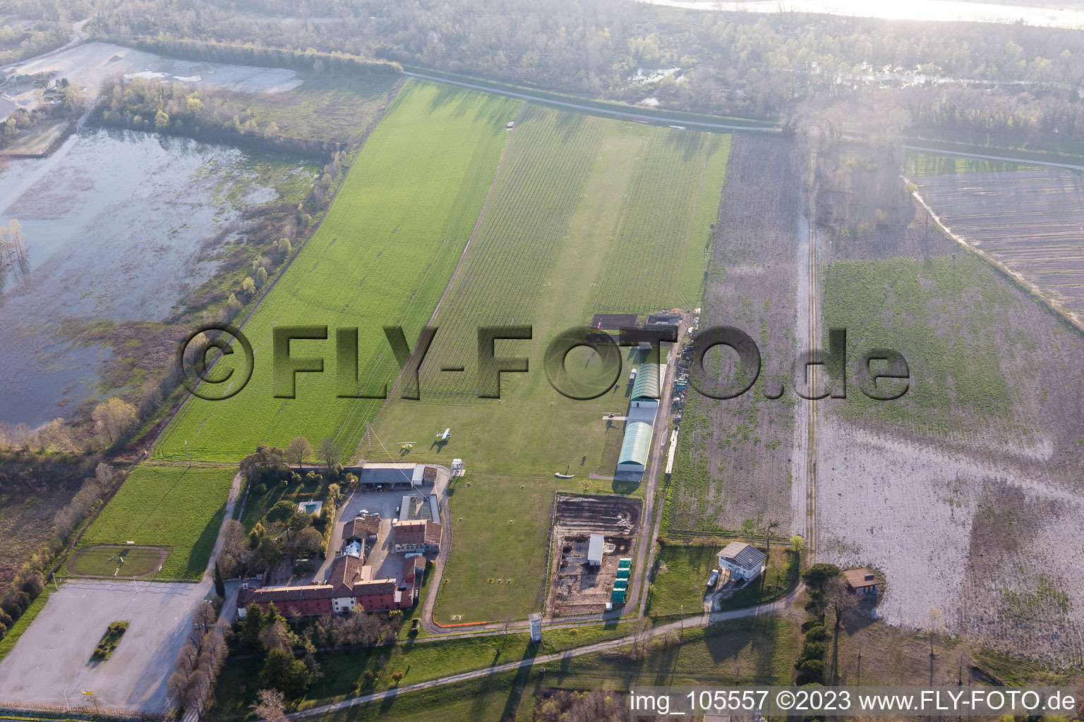 Luftbild von Panellia di Sedegliano, Al Casale Flugplatz im Bundesland Friaul-Julisch Venetien, Italien