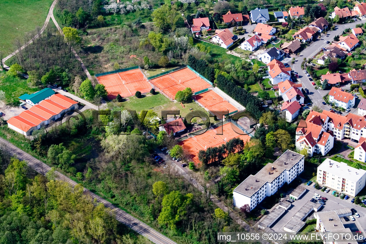 Tennisclub in Jockgrim im Bundesland Rheinland-Pfalz, Deutschland aus der Luft betrachtet
