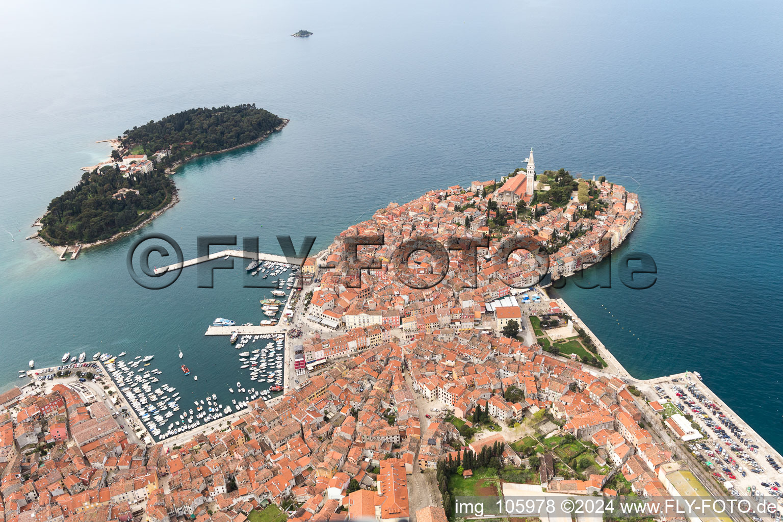 Schrägluftbild von Rovinj im Bundesland Istria, Kroatien