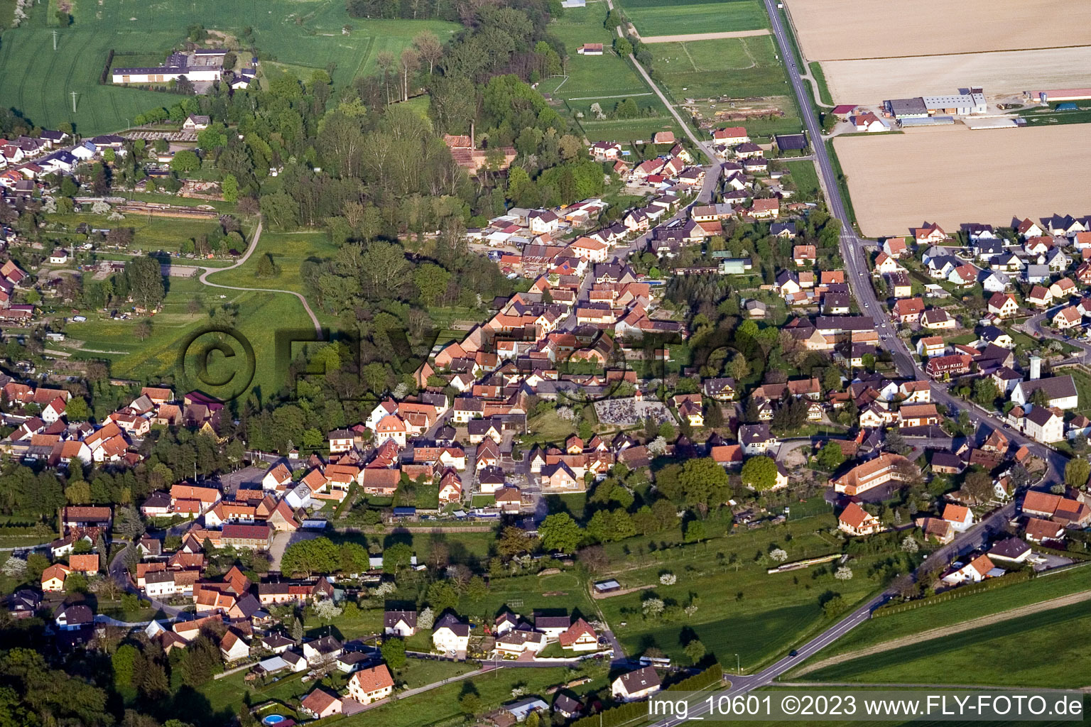 Scheibenhard im Bundesland Bas-Rhin, Frankreich aus der Luft betrachtet
