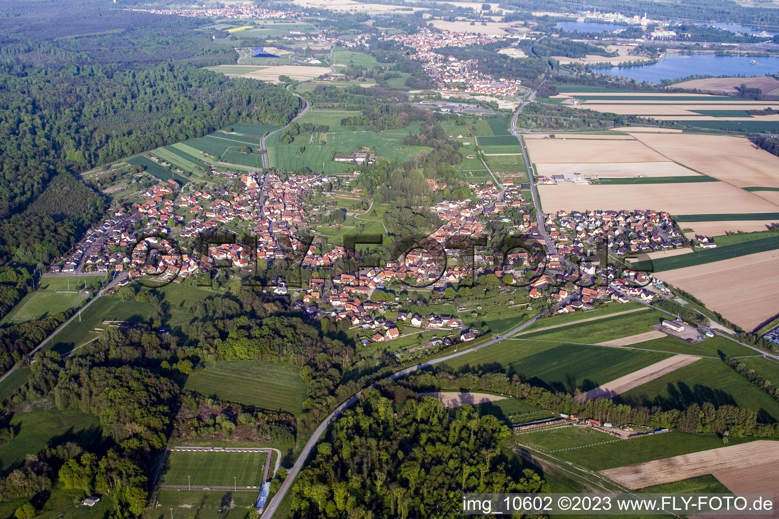 Drohnenaufname von Scheibenhard im Bundesland Bas-Rhin, Frankreich