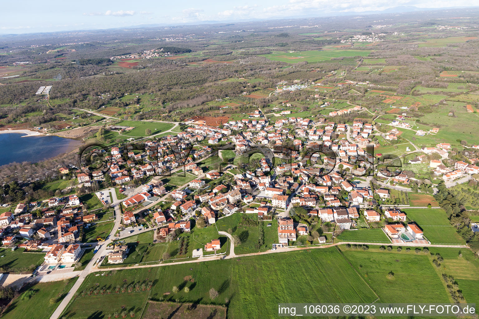 Luftbild von Funtana im Bundesland Istria, Kroatien