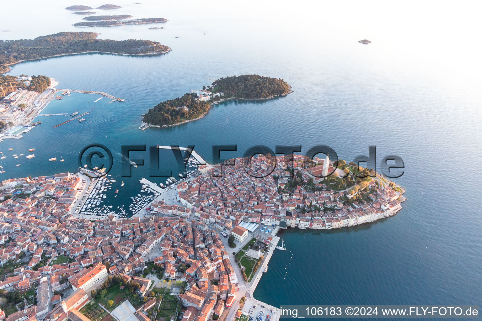 Rovinj im Bundesland Istria, Kroatien aus der Vogelperspektive