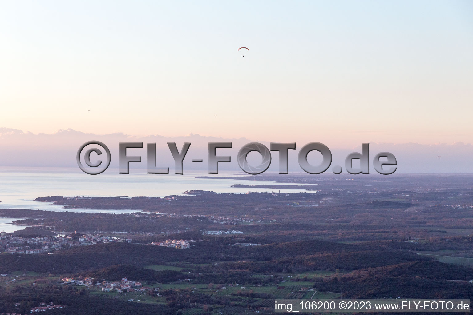 Drohnenaufname von Rovinj im Bundesland Istria, Kroatien