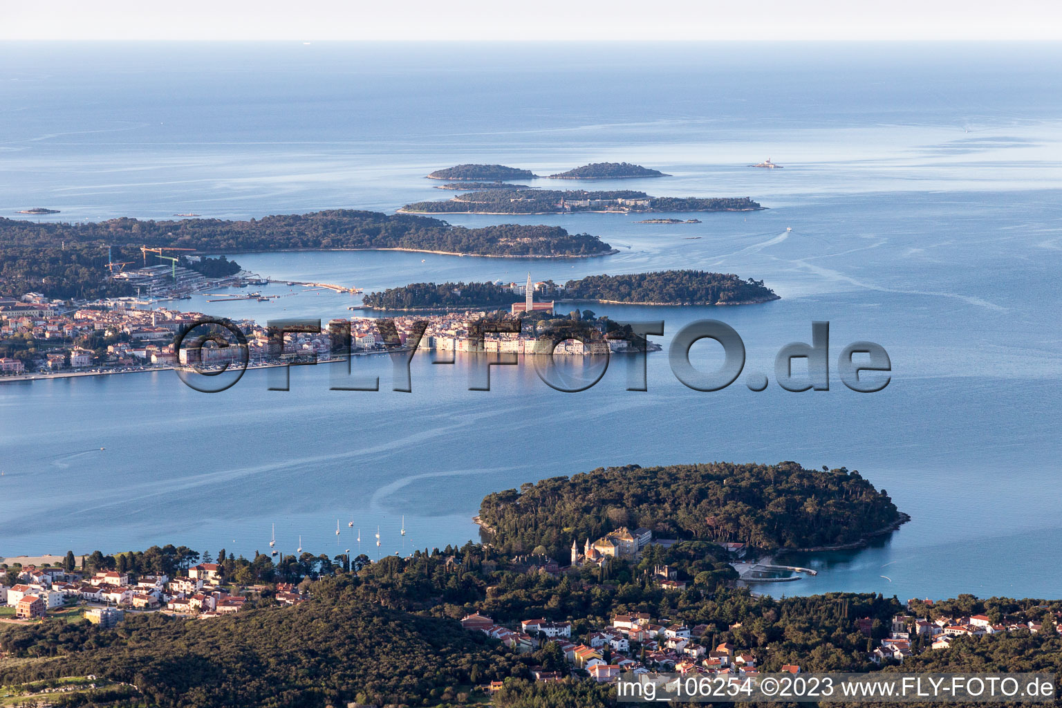 Vrsar im Bundesland Istria, Kroatien von oben