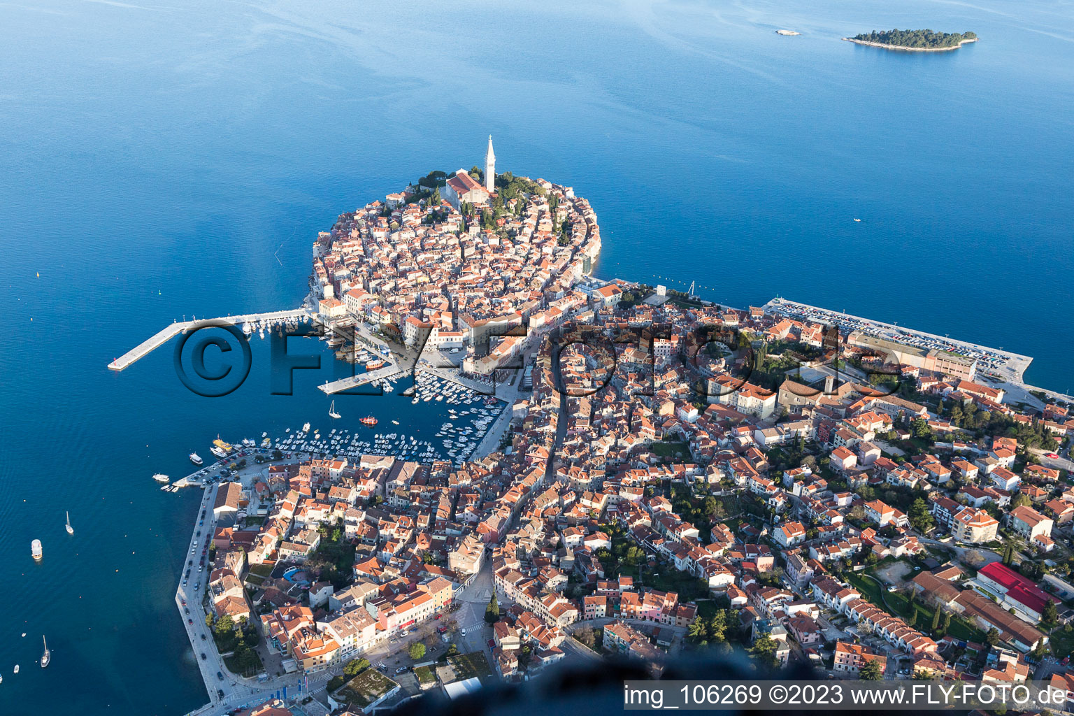 Rovinj im Bundesland Istria, Kroatien aus der Luft betrachtet